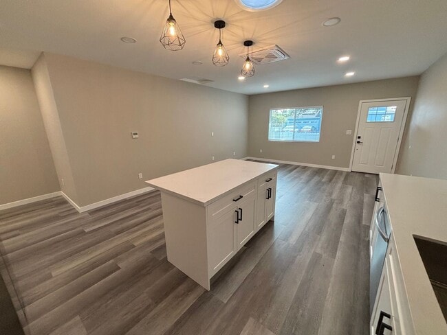 Building Photo - Brand new 2 bedroom home available now in Lakewood