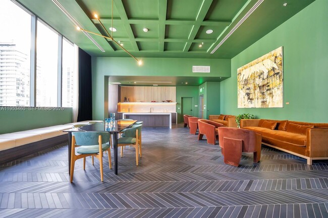 Building Photo - 11 NE 6th St