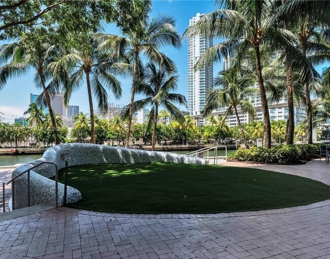 Building Photo - 185 SW 7th St