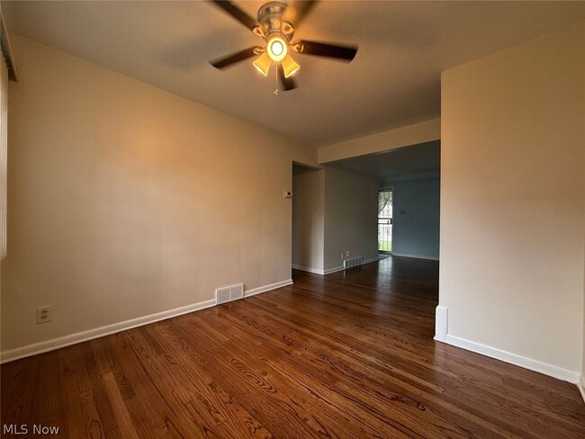 Building Photo - 24113 E Silsby Rd