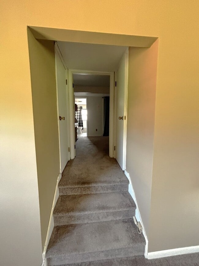 Building Photo - MOVE IN SPECIAL! 3-Bedroom Home in Parklan...
