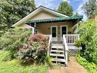 Building Photo - 330 Hillside St