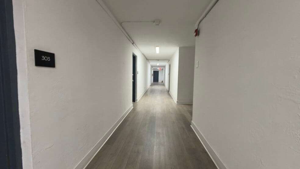 Building Photo - 132 SW 9th St