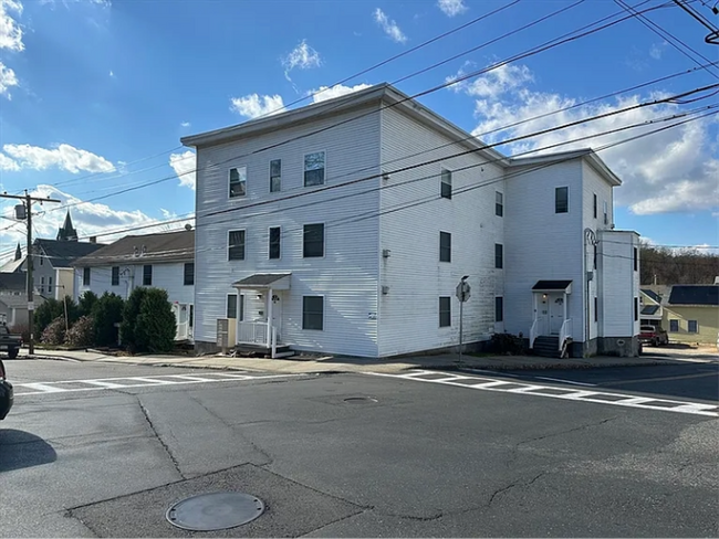 Building Photo - Comfortable 1BR Condo with Assigned Parking at $1200 in Ware, MA