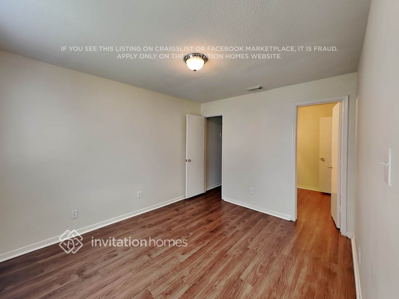 Building Photo - 1818 Day Lily Way