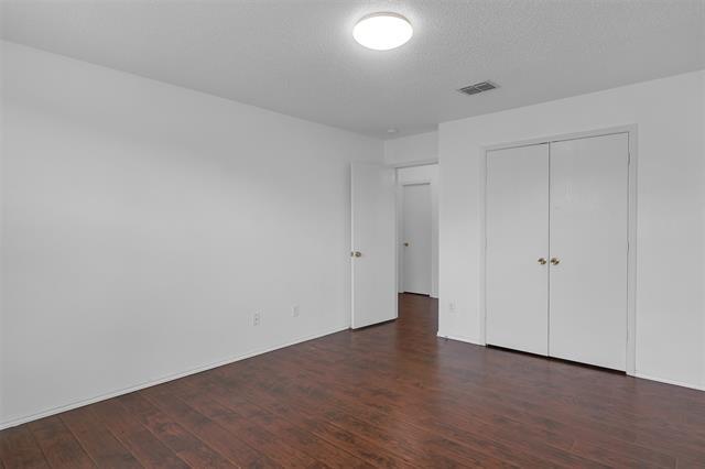 Building Photo - 4001 Country Ln