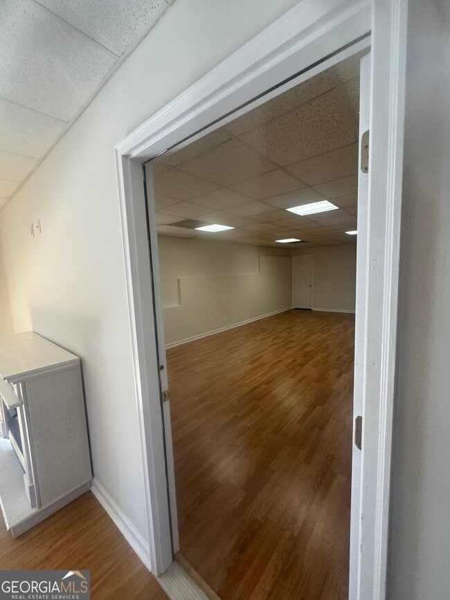 Building Photo - 735 Bearslide Hollow