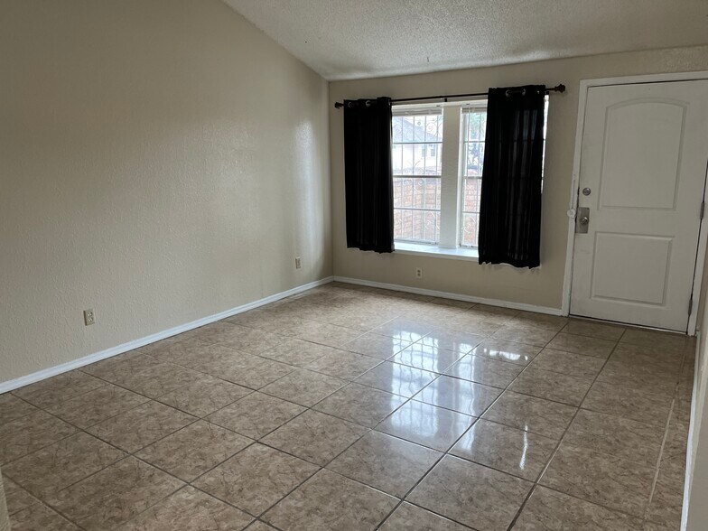 Building Photo - 11631 James Watt Dr