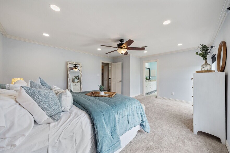 Building Photo - 10809 Range View Dr