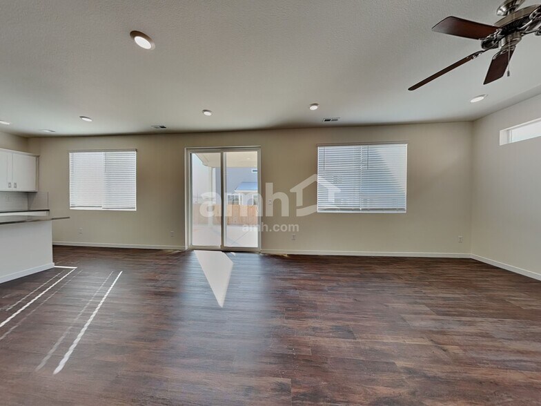 Building Photo - 11677 Logans Rdg Dr