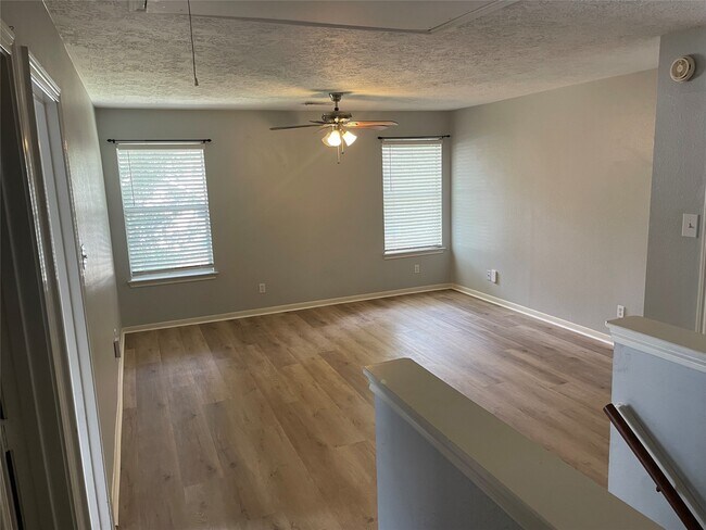 Building Photo - 11115 Winspring Dr