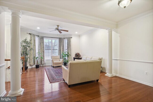 Building Photo - 43248 Mitcham Square