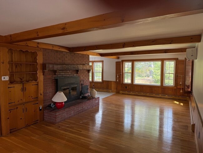 Building Photo - 3 Crescent St