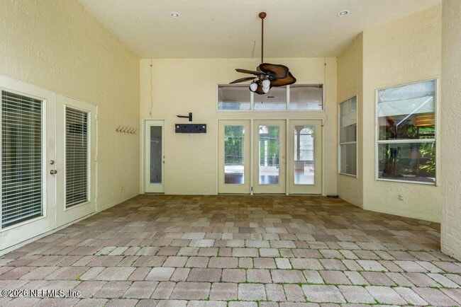 Building Photo - 337 S Mill View Way
