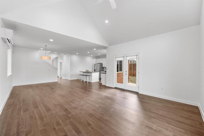 Building Photo - 3600 Clary Wy