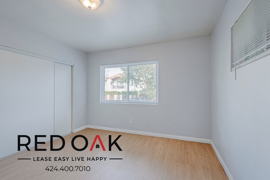 Building Photo - 825 Westbourne Dr
