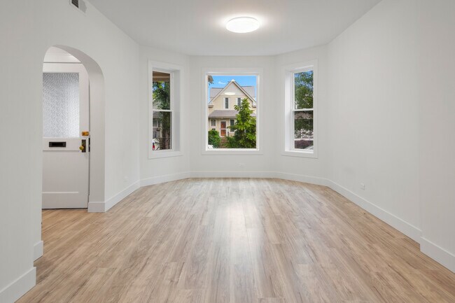 Building Photo - 1921 W Summerdale Ave