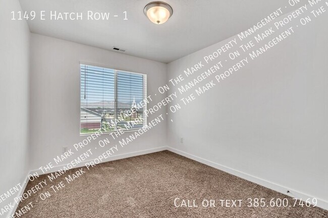 Building Photo - 1149 E Hatch Row