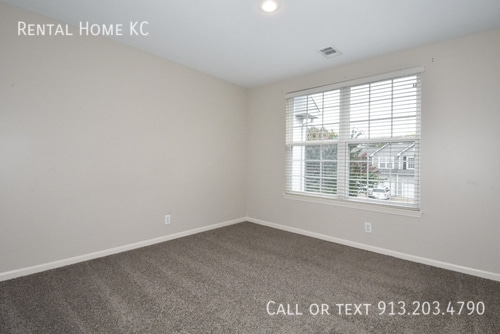 Building Photo - 14807 Robinson St