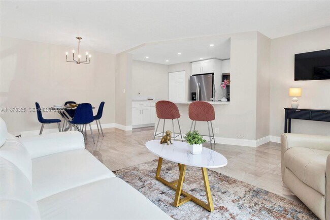 Building Photo - 7527 S Oriole Blvd