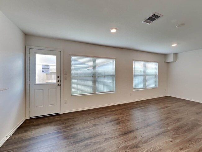 Building Photo - 24102 Mustang Run Dr