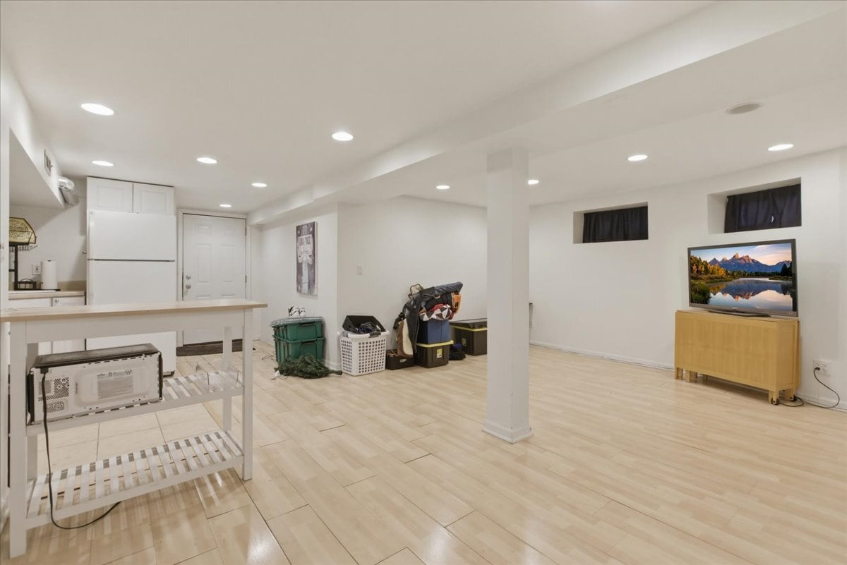 Building Photo - 3716 N Wayne Ave