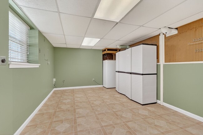 Building Photo - 2806 Logway Rd