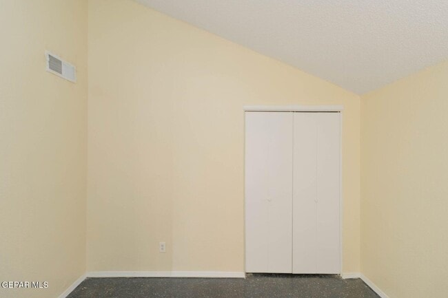 Building Photo - 11601 Soberana Ln