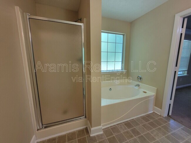 Building Photo - 735 Allen's Landing Dr SE