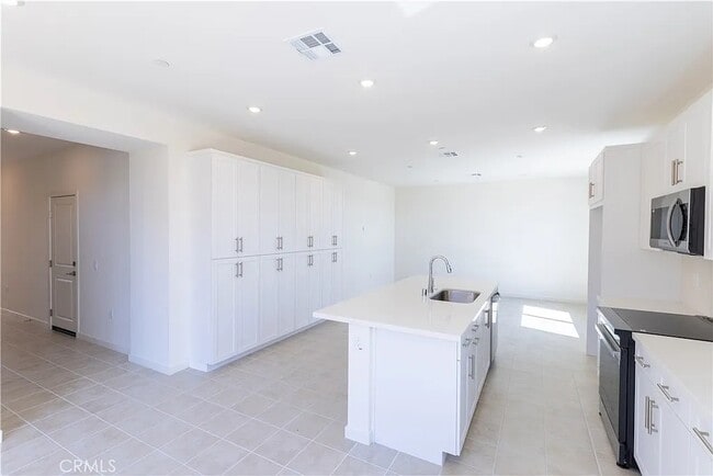 Building Photo - 3472 E Emerald Dr