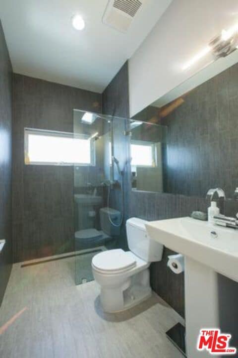 Building Photo - 248 S La Peer Dr