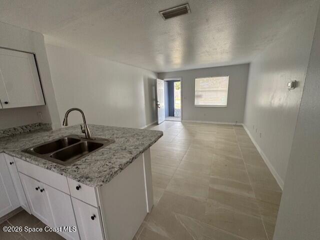 Building Photo - 649 School St