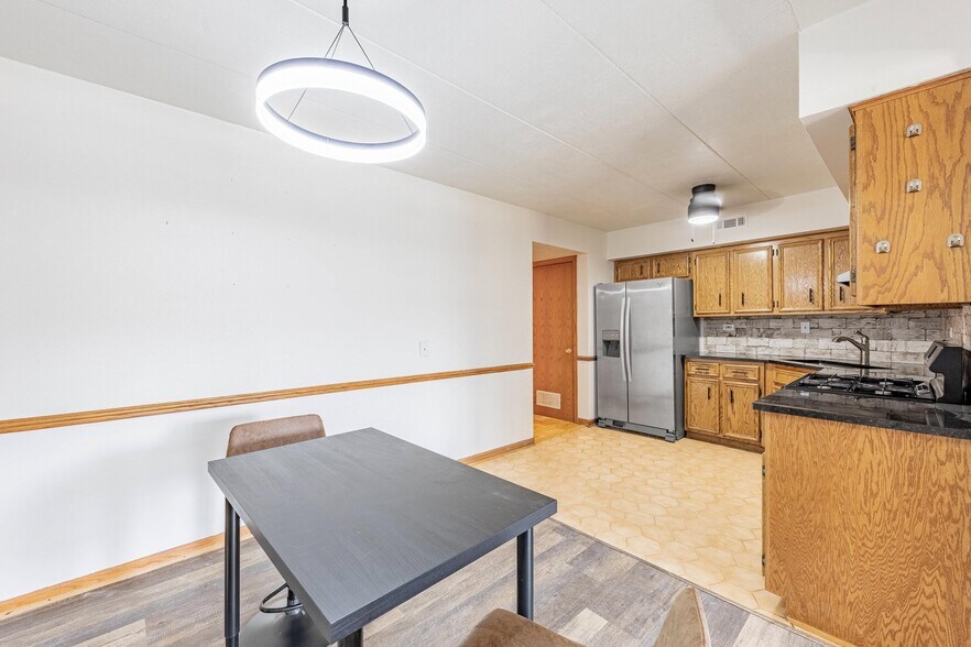 Building Photo - 3103 Grove Ave