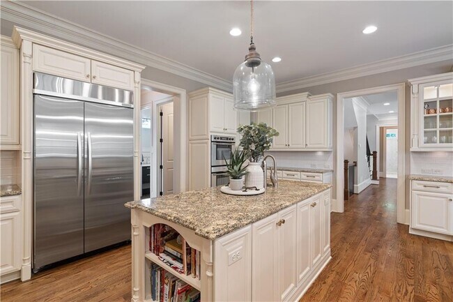 Building Photo - 6327 Howell Cobb Ct