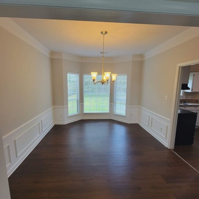 Building Photo - Steel Creek Area! Traditional 4BR/2.5BR Ho...