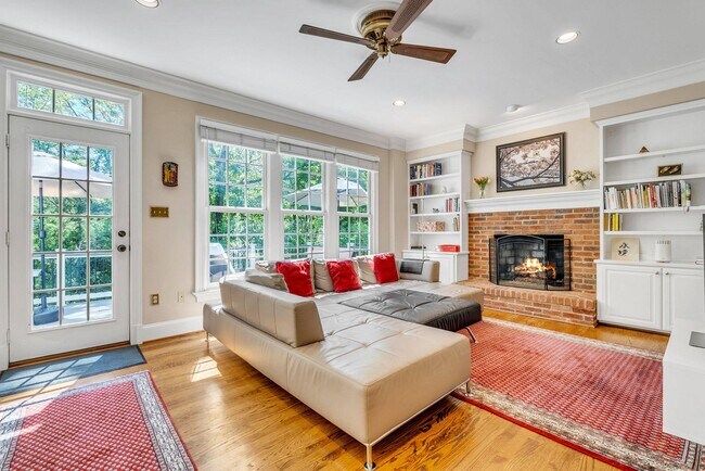 Building Photo - 8308 Comanche Ct