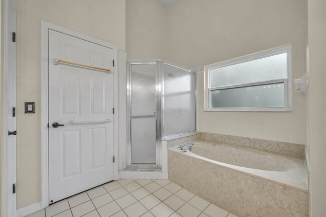 Building Photo - Great Oviedo Home in Bentley Woods!