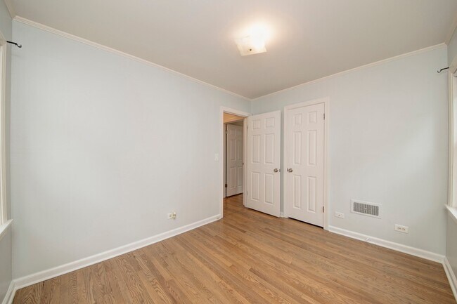 Building Photo - 384 S Wolf Rd