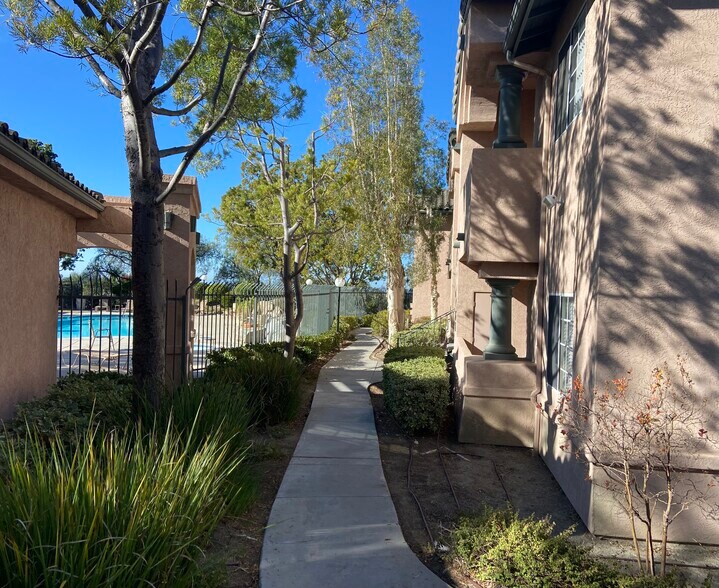 Building Photo - 17161 Alva Rd