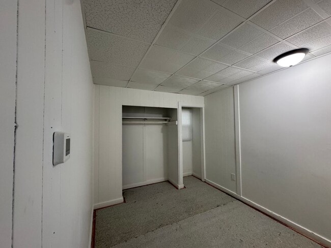 Building Photo - 106 E Maryland St