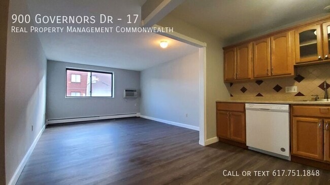 Building Photo - 900 Governors Dr