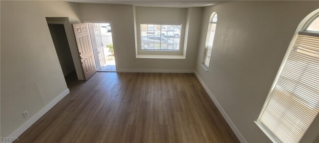 Building Photo - 7237 Chesterton Dr
