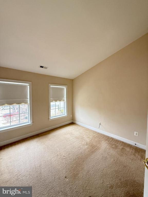 Building Photo - 3680 Chippendale Cir