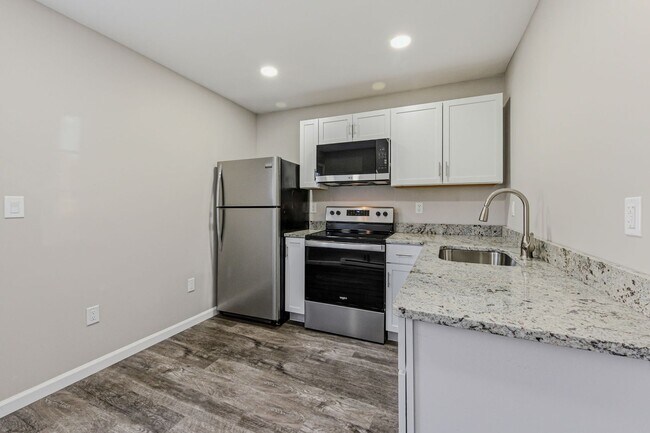 Building Photo - 2 bedroom one bath townhouse in Wilmington