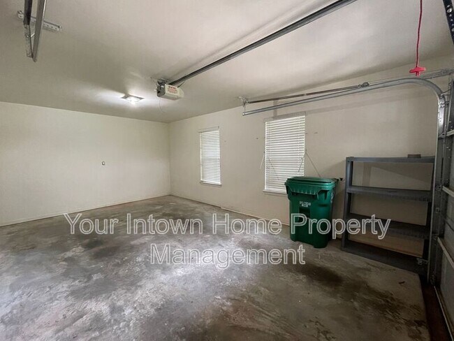 Building Photo - 2780 Silver Hill Terrace SE
