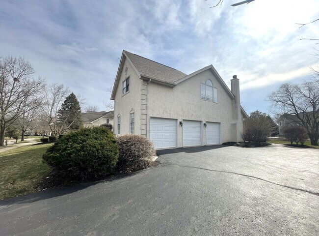 Building Photo - 4823 Vista Ridge Dr