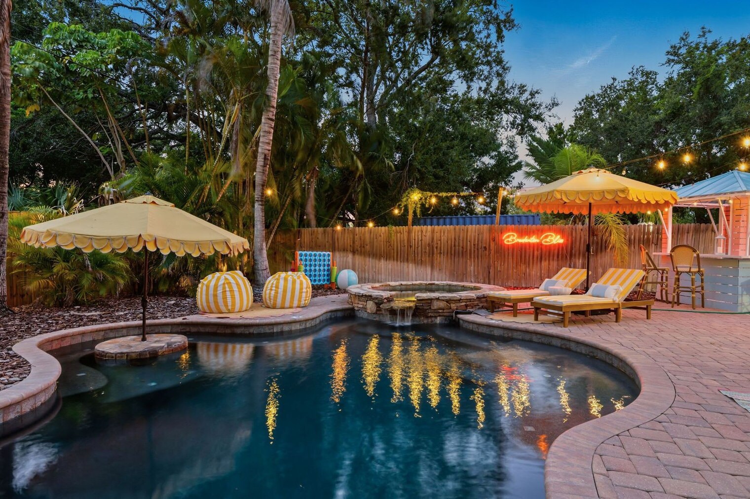 Building Photo - 522 31st St W