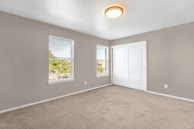 Building Photo - "Spacious 4-Bedroom Sanctuary with 3 Full ...