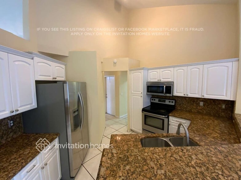 Building Photo - 9648 Tavernier Dr