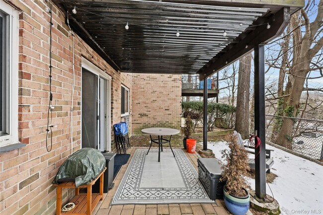 Building Photo - 330 S Central Ave